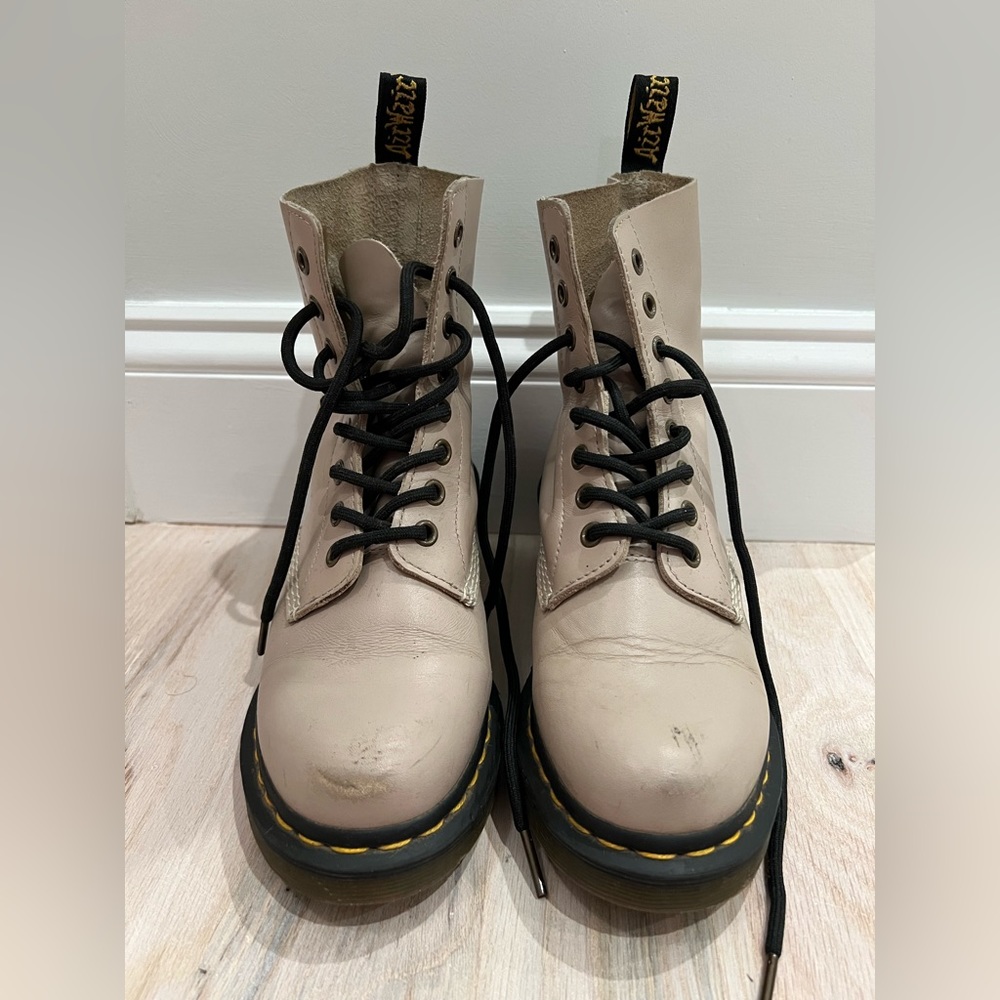 Cream Dr. Martins